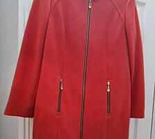 Продаётся недорого женское пальто