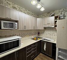 Продается 2-х комнатная квартира, заходи и живи!!!