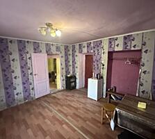 Предлагается к продаже дом общей площадью 76 кв.м, состоящий из двух .