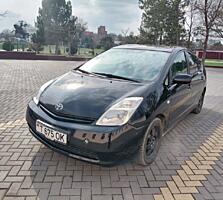Продам Toyota Prius 2005 года.