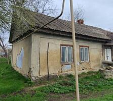 Продам домик с участком 10 соток, отличная локация. Всего за