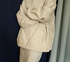 Очень актуальная крутая стильная куртка, ветровка