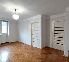 Vand apartament 5 camere - PROPRIETAR – PRIMA LINIE - zona Flacara