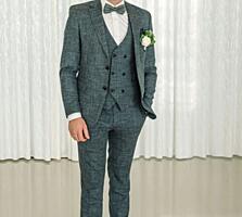 Продам костюм