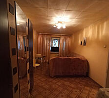 Продам двухкомнатную квартиру на Черемушкиах.