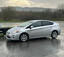 Toyota PRIUS 2011г (НОВАЯ БАТАРЕЯ)
