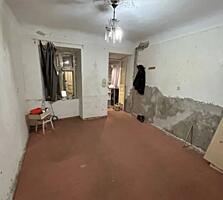 Продам квартиру 20.1 кв. м., 1/2, ул. Базарная/Утесова.