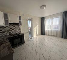 В продаже однокомнатная квартира с новым ремонтом , встроенной кухней 