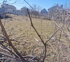 В продаже фасадный участок в кооп. Волна 8 сот. Участок огражден, на .