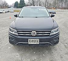 Volkswagen Tiguan 2021 год