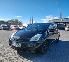 Продам Toyota Prius 2005 года.