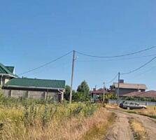 Предлагается для продажи земельный участок 10 соток, правильной формы 