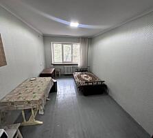 Продается просторная комната после капремонта в самом центре города. .