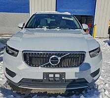 2020 VOLVO XC40 T5 MOMENTUM