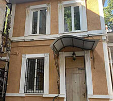 Продам двухуровневую квартиру 63 кв. м., 1/2, ул. Канатная/Пироговская.