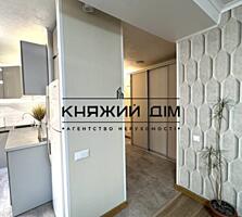 Продається простора 3-кімнатна квартира на 4-му поверсі за адресою: ..