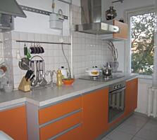 Продається двокімнатна квартирав Центрі, вул. Колодязна