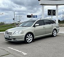 Тойота Авенсис 2005 год