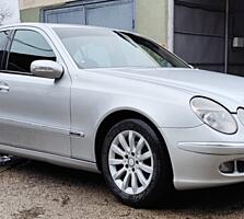 W211