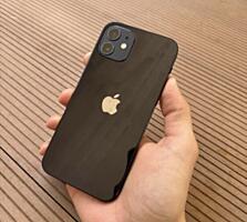 Продам iPhone 12.