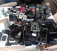 Продам мобильные телефоны на лом