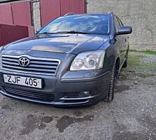 Таёта Авенсис