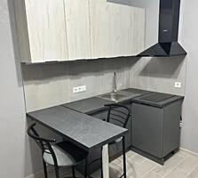Продам квартиру 28.2 кв. м., 4/4, новый дом, жк Золотые Столбы.