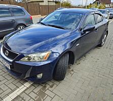 Lexus Is220d в отличном состоянии.