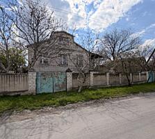 Продаж двоповерхового будинку