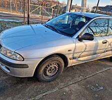 Митсубиши Каризма 2000 год, объем 1.6 в отличном состоянии