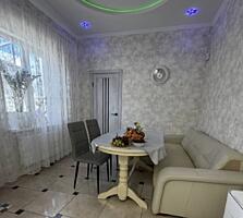 Предлагается к продаже два дома в Сухом лимане. Основной дом площадью 