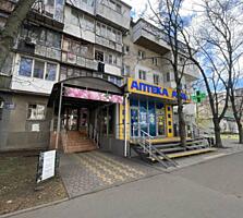 В продаже фасадная 2 комнатная квартира на одной из самых проходных ..