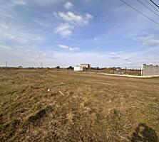 Предлагается к продаже земельный участок площадью 10 соток под жилую .