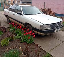 Продам Ауди 100 на запчасти. Срочно
