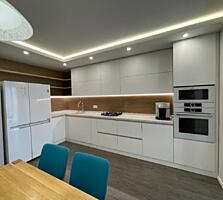 Продам 2-к квартиру (93м2) в ЖК Атлант, район пр. Поля