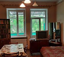Предлагается к продаже две комнаты в коммуне. Комнаты просторные ...