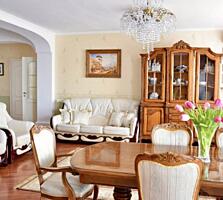 Vând apartament 120m Buicani str Constituției 8