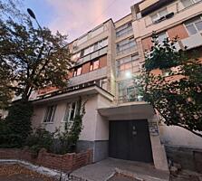 Apartament cu 3 camere, Poșta Veche.