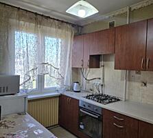 Продаж затишної 3-кімнатної квартири з ремонтом, вул. Космонавтів