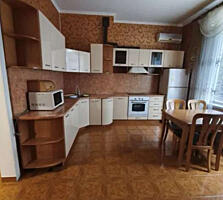 Продам 2х комнатную квартиру в центре.