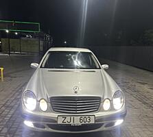 Продам Mercedes W211 2003 год 2.2 дизель, автомат, нейтральные номер