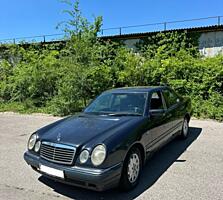 Mercedes-Benz W210