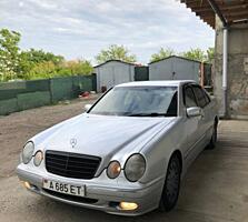 Mercedes e210