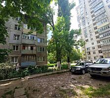 Предлагается к продаже трехкомнатная квартира общей площадью 48 м², ..