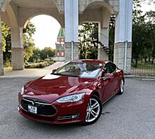 Tesla Model S 85 КВТ