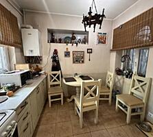 В продаже трехуровневый дом на Французском бульваре в хорошем жилом ..