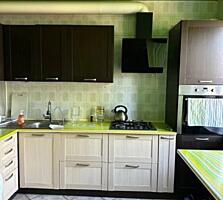 Продам 3-комнатную квартиру с ремонтом, Черёмушки / Гайдара, 4/9 эт.
