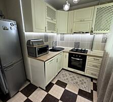 Трехкомнатная Ленинский 4/5 этаж укомплектована мебелью и техникой