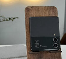 Продам/Обмен Samsung Z Flip 4 8/128 Идеал ни царапины Все работает иде
