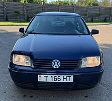 Продам Volkswagen Bora 1.6 бензин, 2000 года.
